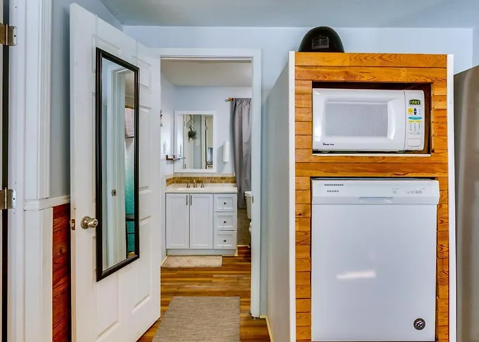 Pet-friendly W/ Patio & Yard!