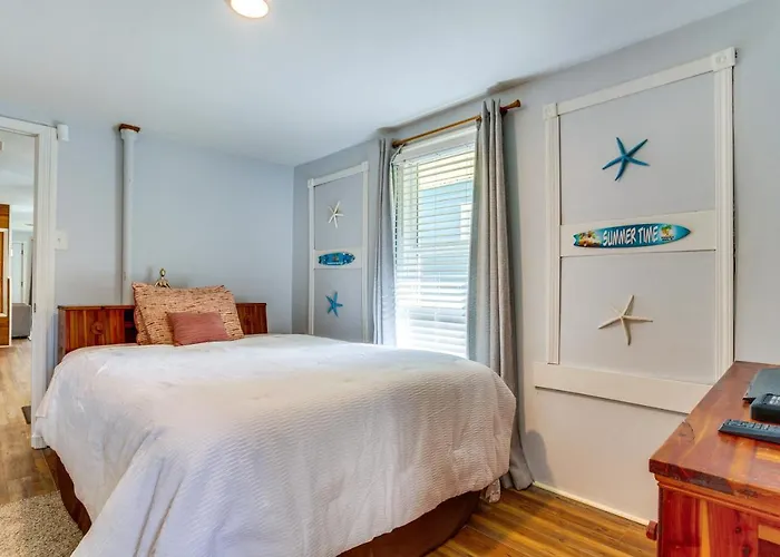 Holiday home Pet-friendly W/ Patio & Yard!