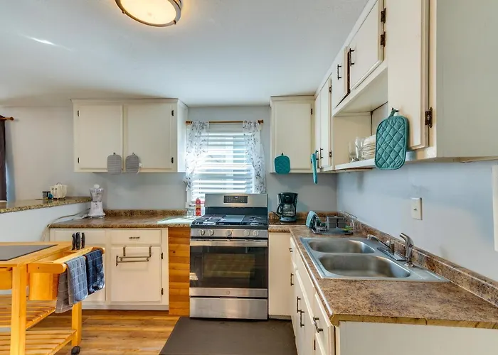 Pet-friendly W/ Patio & Yard! *