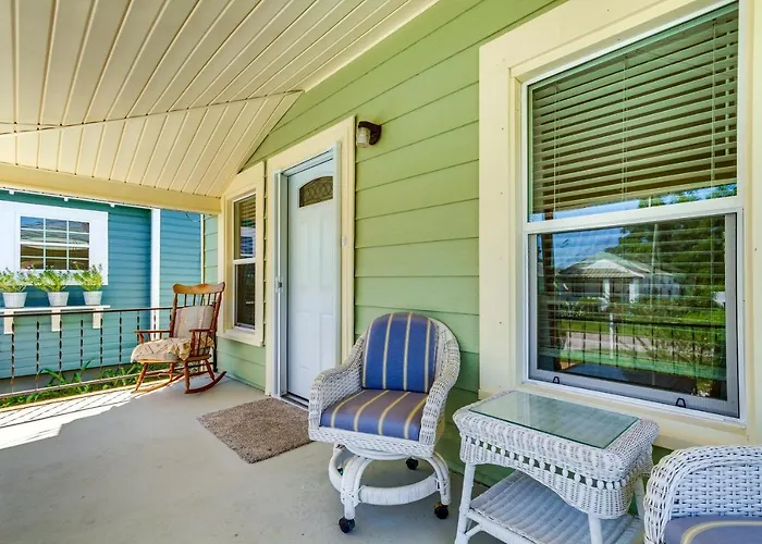 Pet-friendly W/ Patio & Yard! Holiday home