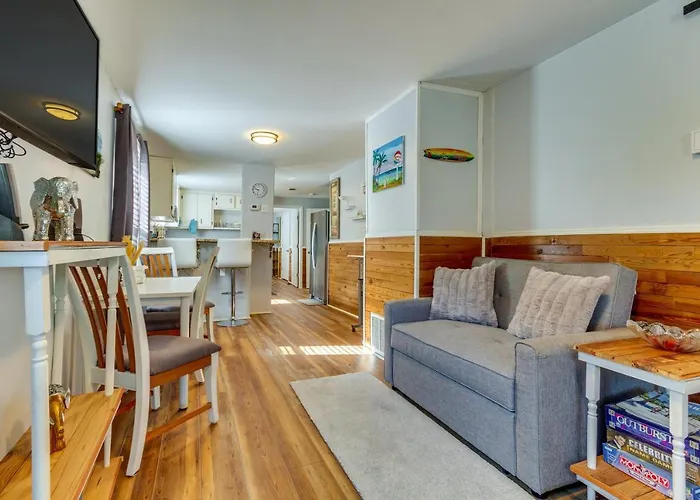 Holiday home Pet-friendly W/ Patio & Yard! *