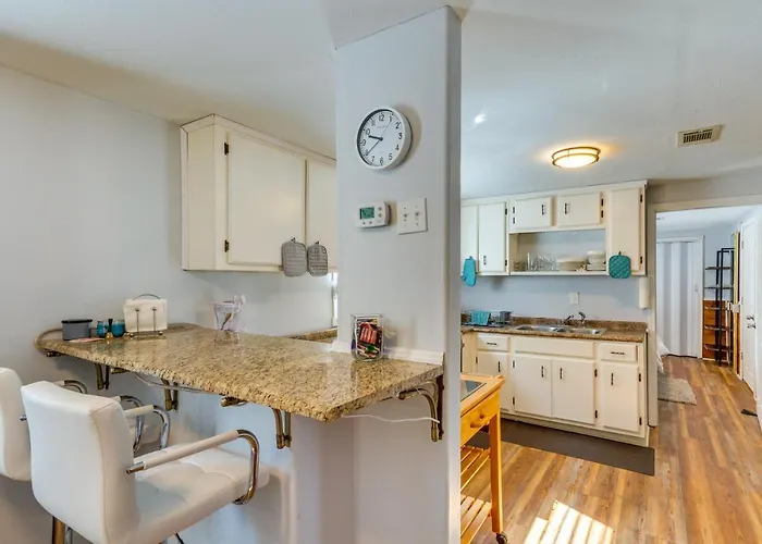 Holiday home Pet-friendly W/ Patio & Yard! Pensacola